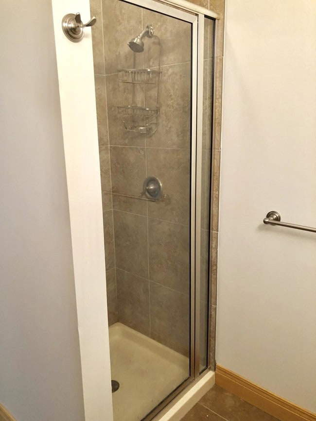 Building Photo - 905 Alley A