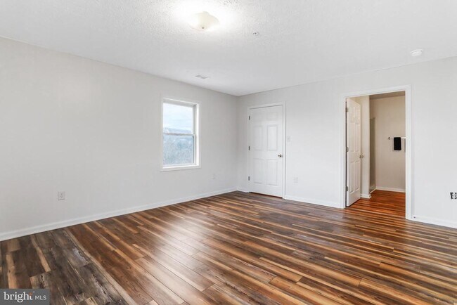 Building Photo - 145 Hailey Ln