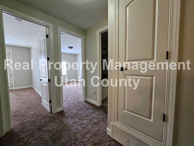 Building Photo - 950 N 940 W