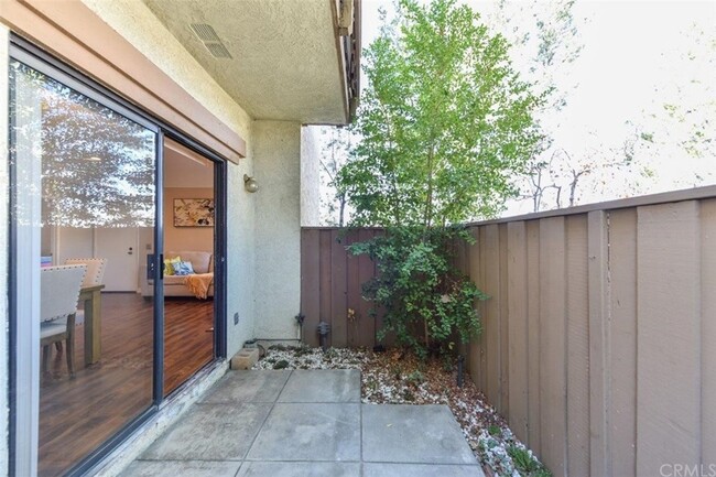 Building Photo - 22757 Lakeway Dr