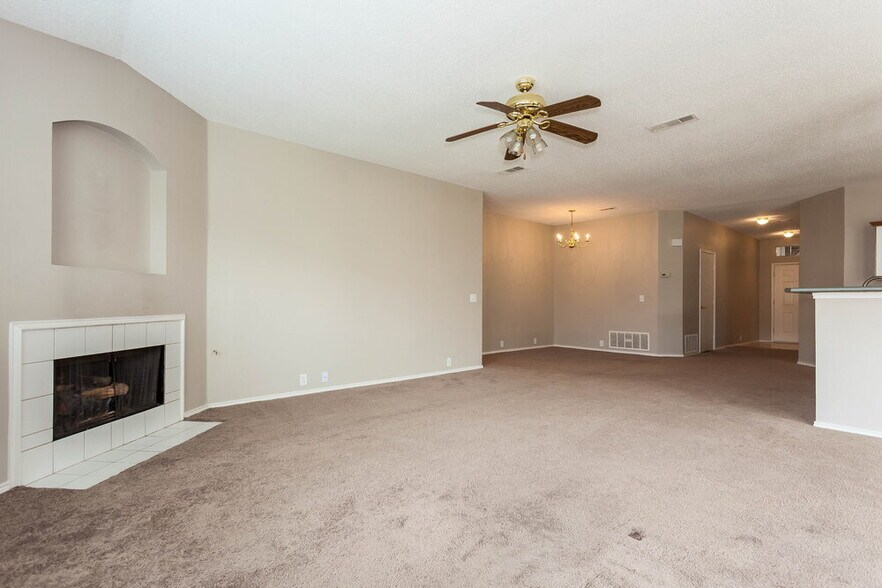 Building Photo - 1100 Greenbend Dr