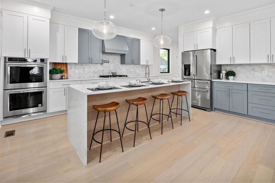 Building Photo - 10620 Parkwood Dr