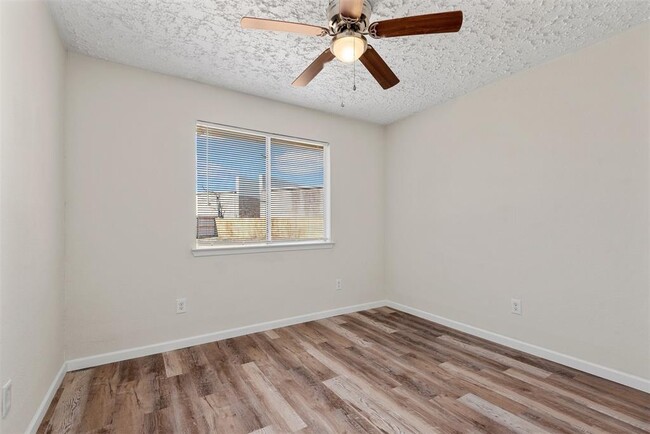 Building Photo - 3706 Westmeadow Dr