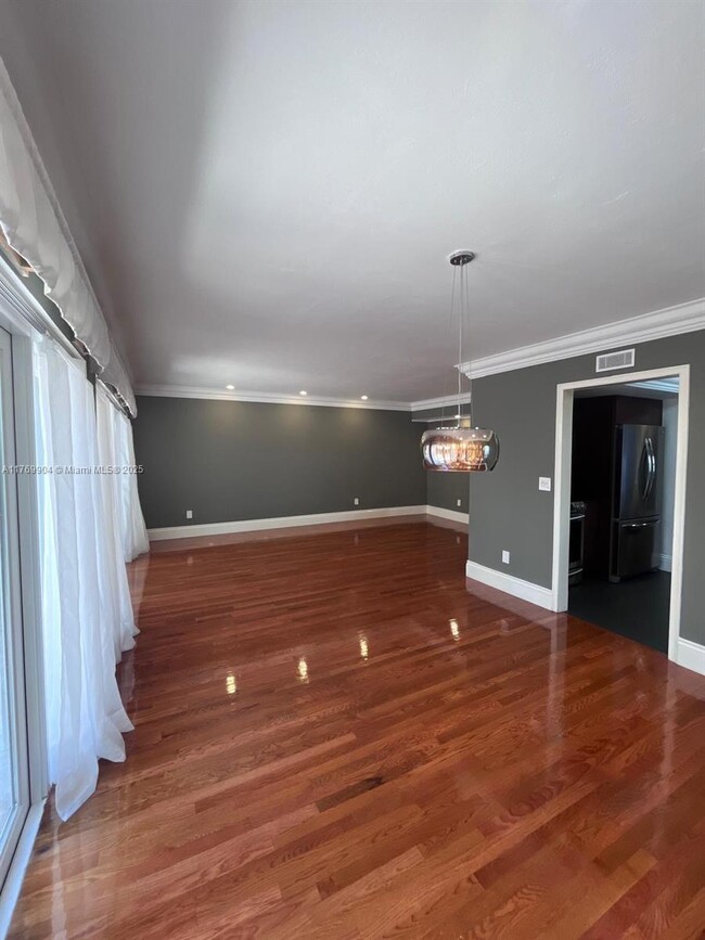 Building Photo - 7510 SW 58th Ave