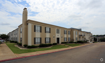 Building Photo - Highland Hills JXN