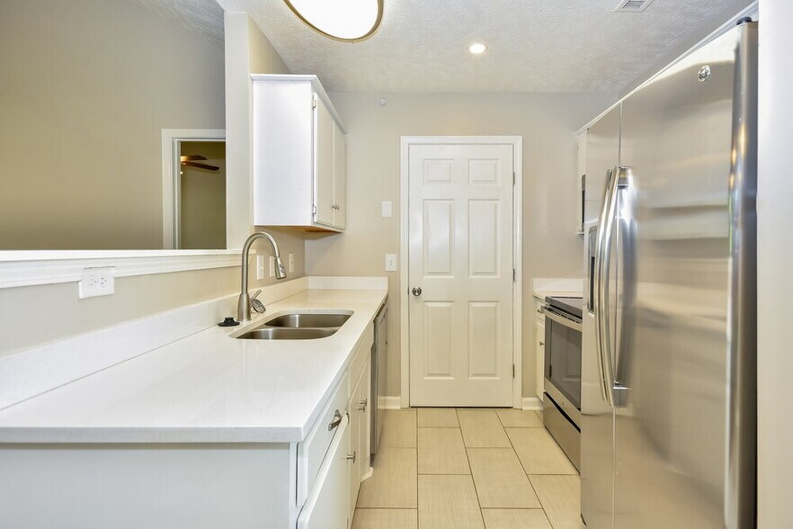 Building Photo - 535 Wildwood Dr