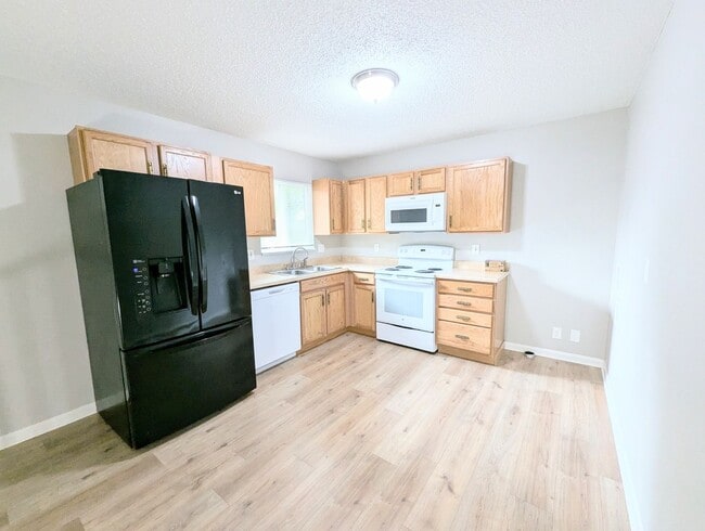 Building Photo - Great 3 Bedroom, 1 Bath Home