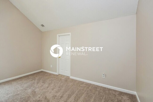 Building Photo - 4 Bedroom Pet-Friendly Home in Lithonia, GA with Main Street Renewal