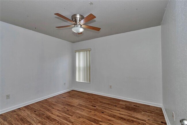 Building Photo - 5535 SW 41st St