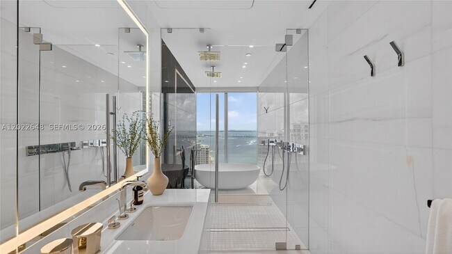 Building Photo - 300 S Biscayne Blvd