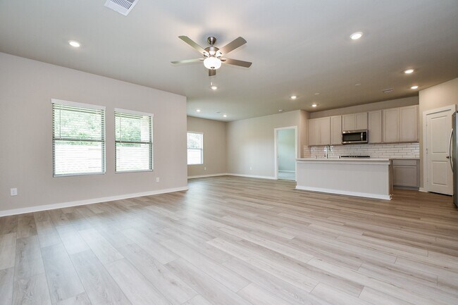 Building Photo - 5122 juniper lagoon