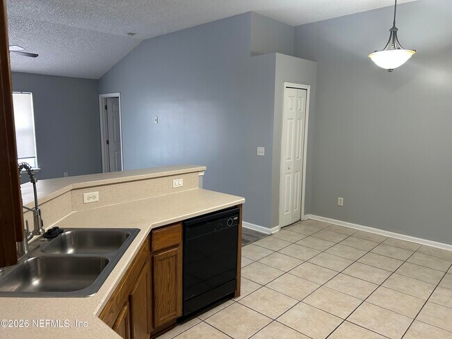 Building Photo - 1804 Northglen Cir