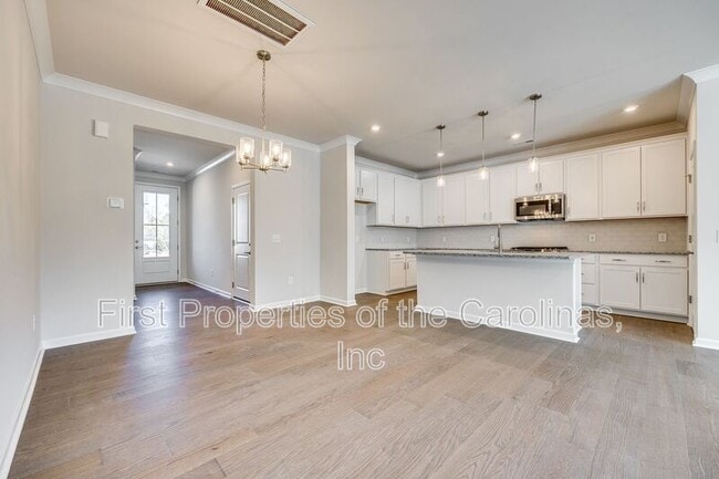 Building Photo - 229 Brks Spgs Dr
