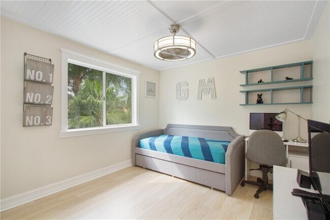 Building Photo - 6885 Barnwell Dr
