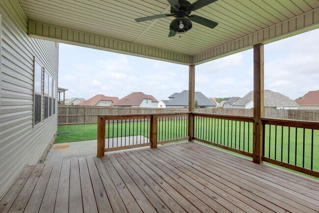 Building Photo - 230 Cotoneaster Ln