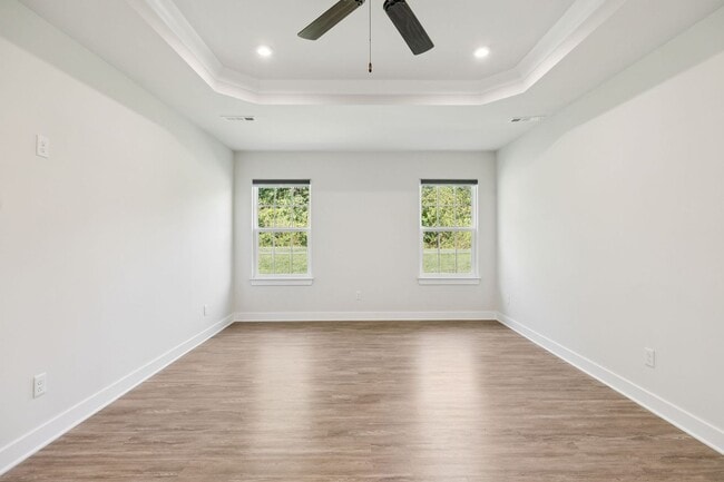 Building Photo - 5BR/3.5BA home offers stylish and function...