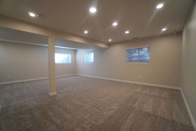 Building Photo - 2995 Frazier Ln