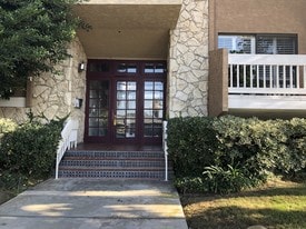 Building Photo - 730 Cory Dr