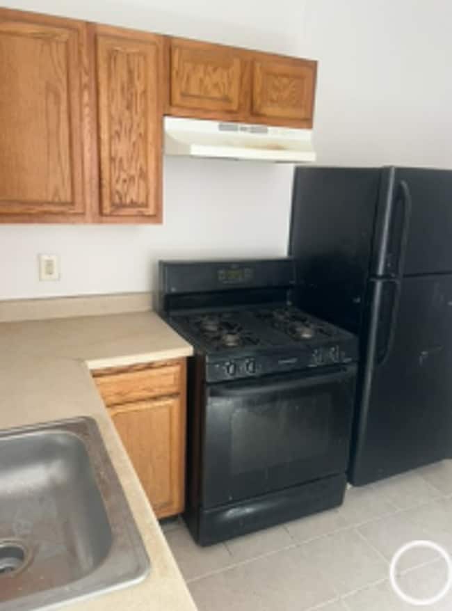 Building Photo - Newly renovated 3BR 1 bath
