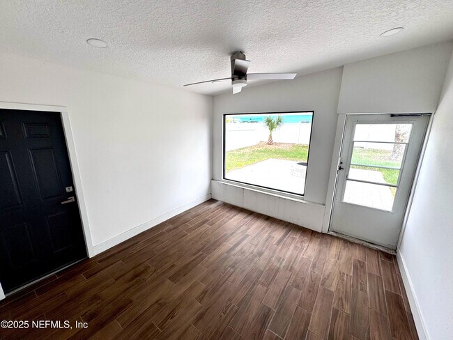 Building Photo - 3263 S Peninsula Dr