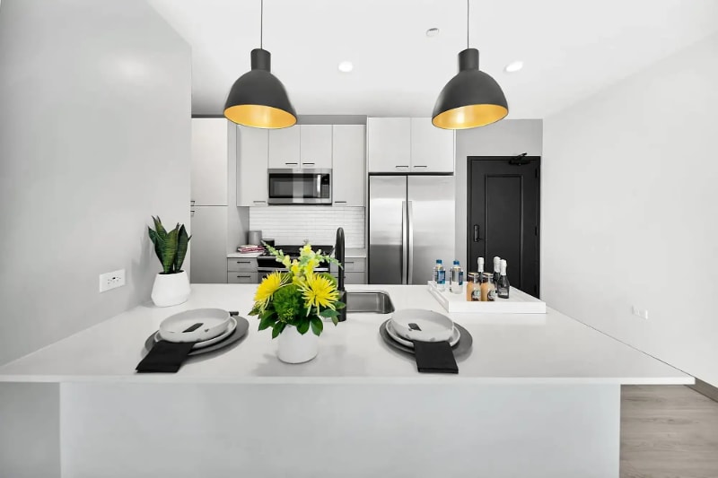 Building Photo - 2131 N Elston Ave