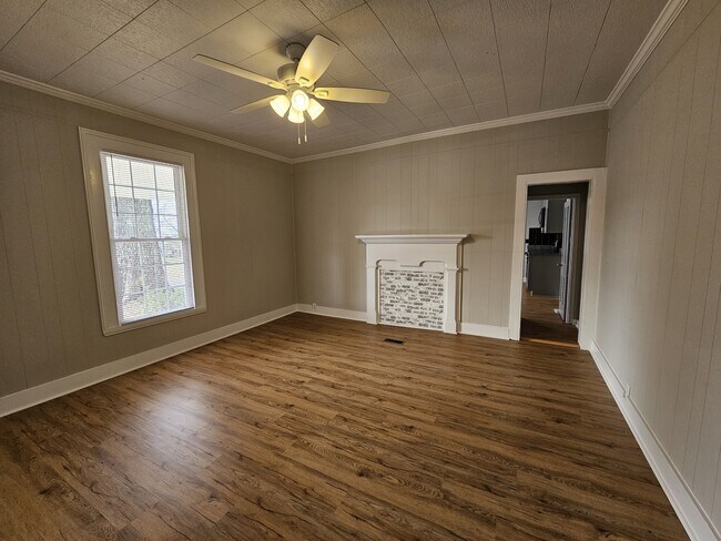 Building Photo - 359 Flat Rock Rd