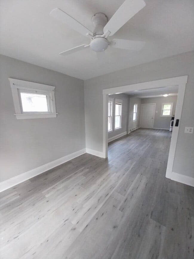 Building Photo - 1285 W 91st St