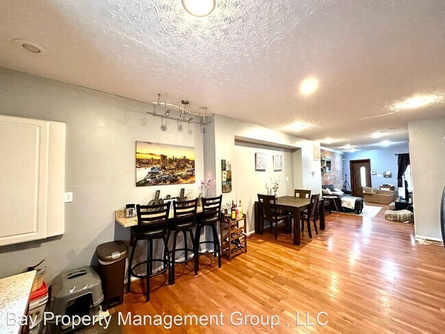 Building Photo - 3 br, 2 bath House - 1123 Race Street