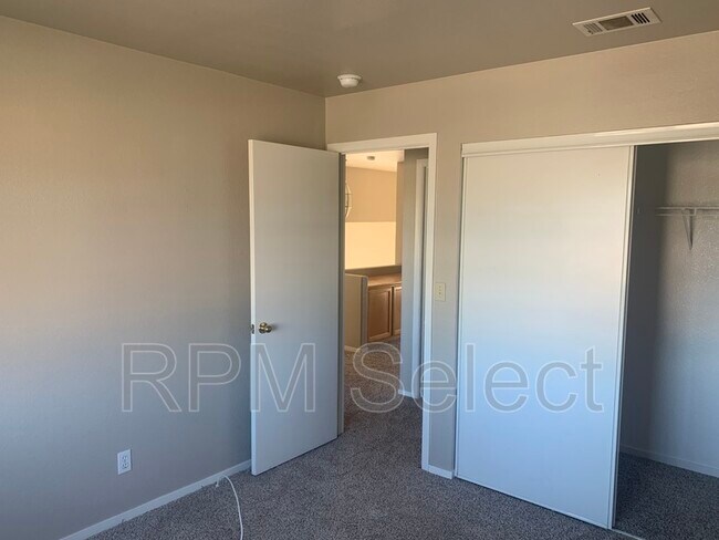 Building Photo - 4932 Chaps Ct