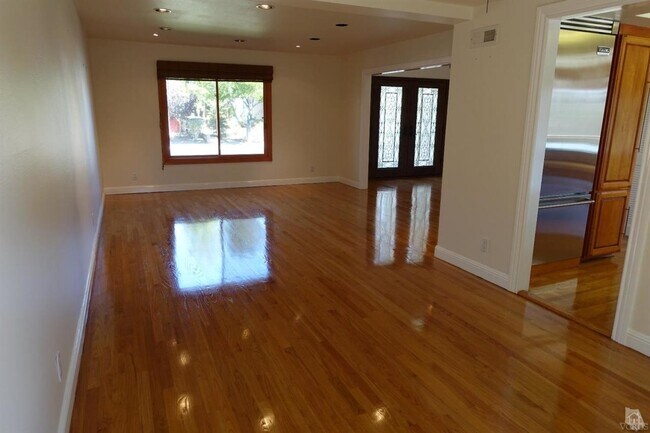 Building Photo - 2623 Velarde Dr