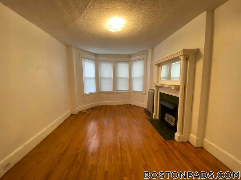 Building Photo - 1377A Commonwealth Ave