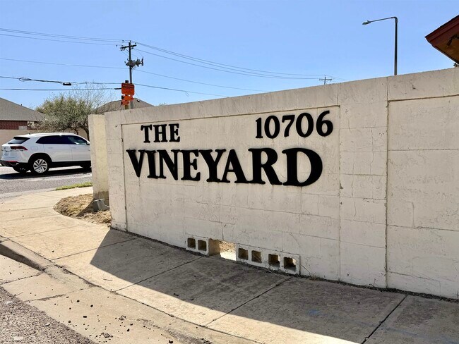 Building Photo - 10706 International Blvd