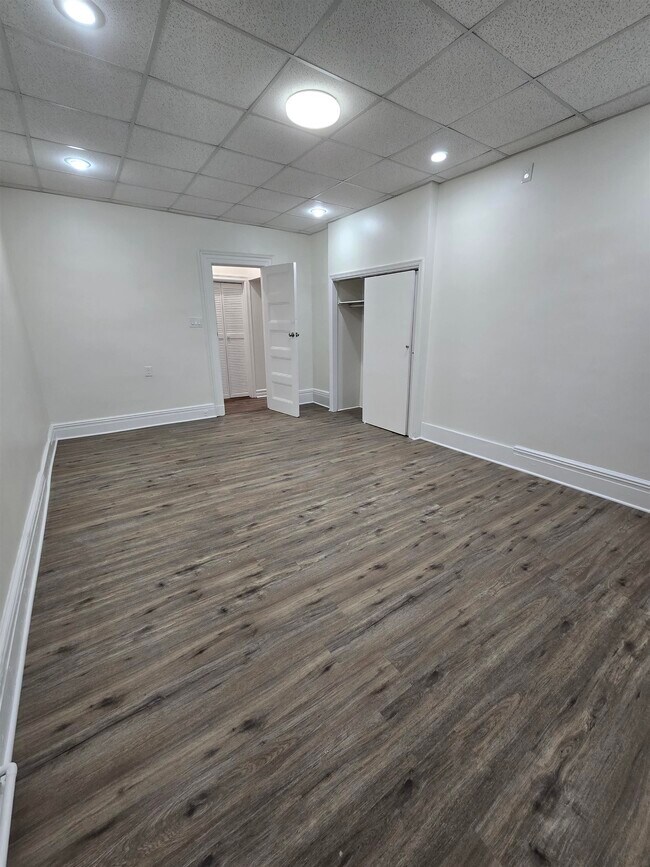 Building Photo - 1709 Kerrigan Ave