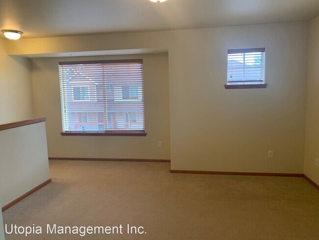 Building Photo - 2 br, 2.5 bath House - 4051 Eliza Ave #102