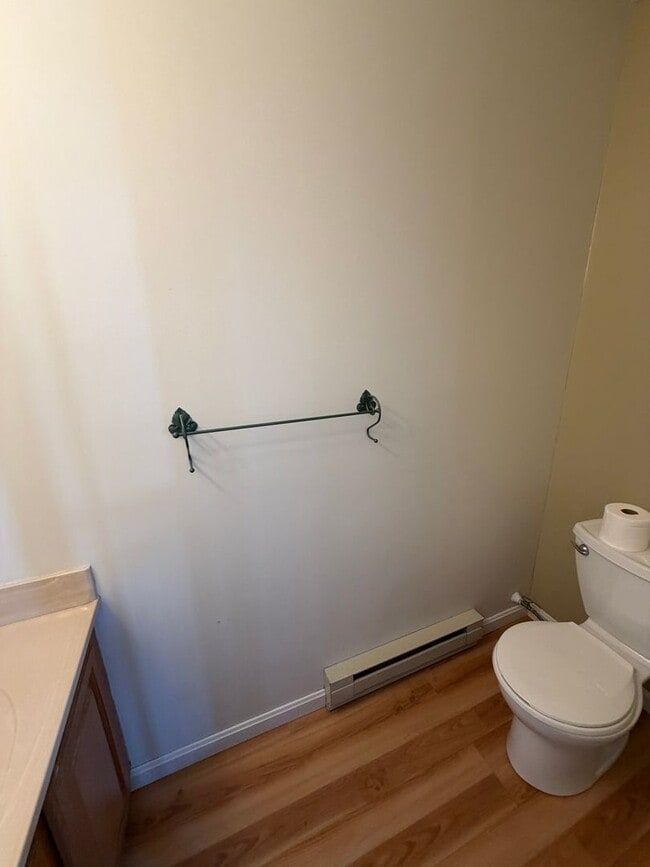 Building Photo - 62 Hayes Ave