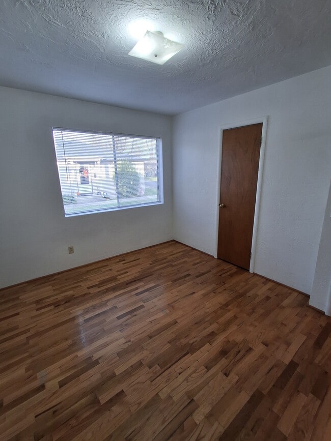 Building Photo - 309 Marie St