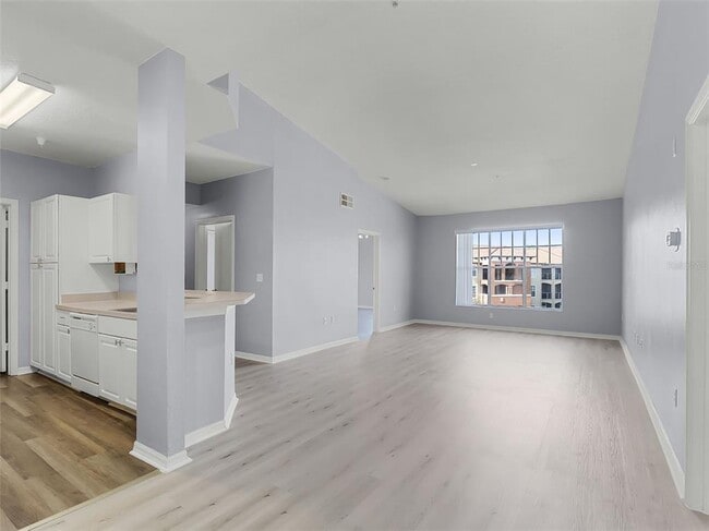 Building Photo - 5530 Metrowest Blvd