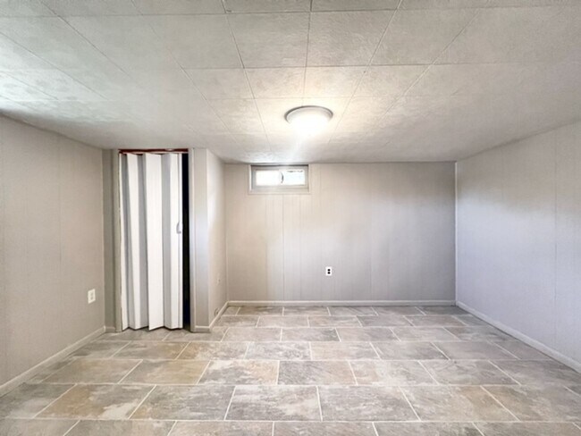 Building Photo - 2/3 BR Massillon Ranch for Rent