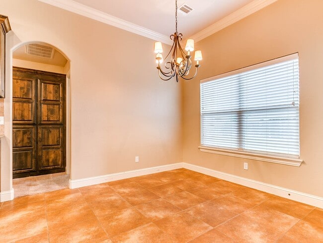 Building Photo - 4 Bedrooms/3Car/Edmond Schools -  Community Pool- Storm Shelter