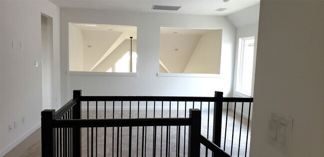 Building Photo - 10611 Hidden Rock Dr