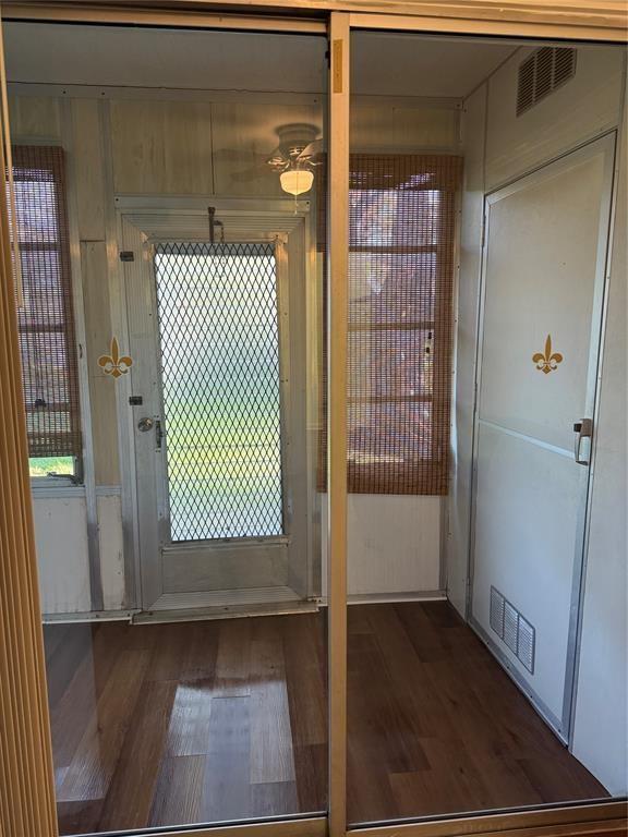 Building Photo - 321 Newport V