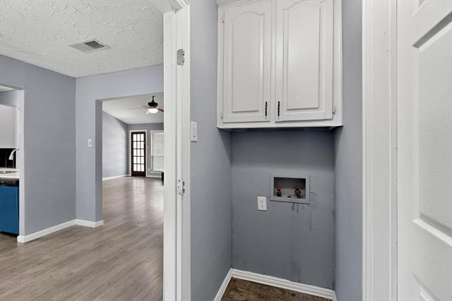 Building Photo - 2211 Sierra Dr