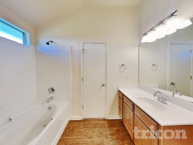 Building Photo - 8527 Sea Rim Dr