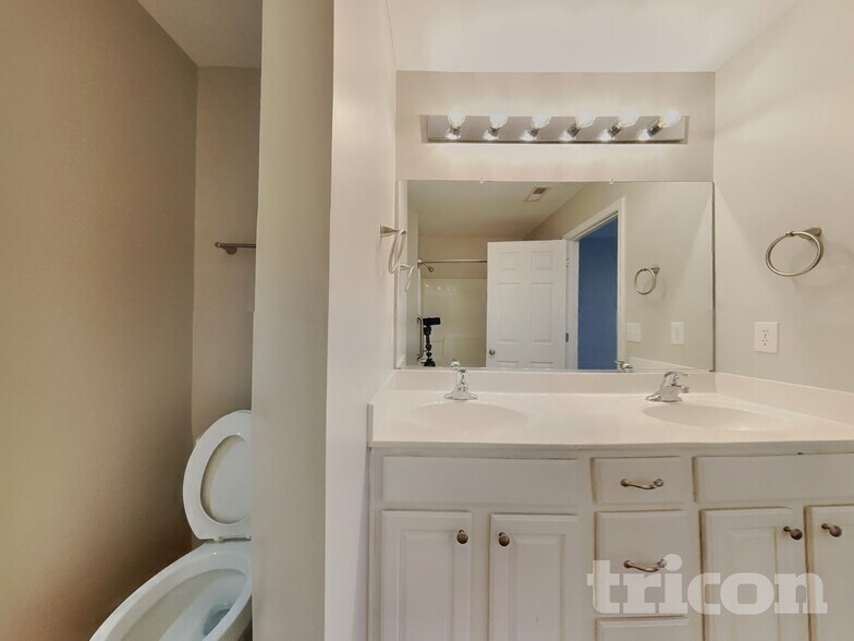 Building Photo - 285 Stone Meadow Ct