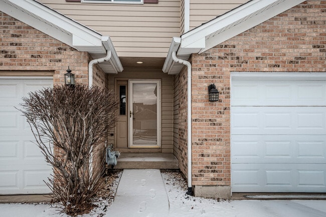 Building Photo - 226 E Conley Dr