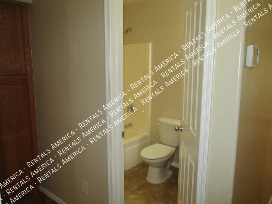 Building Photo - 1328 Natasha Dr