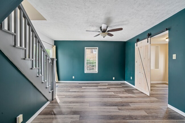 Building Photo - 366 N Main St