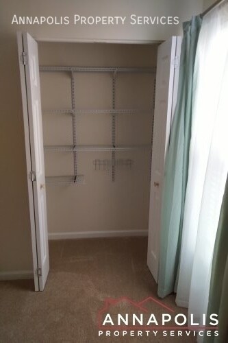 Building Photo - 709 Rock Elm Ct