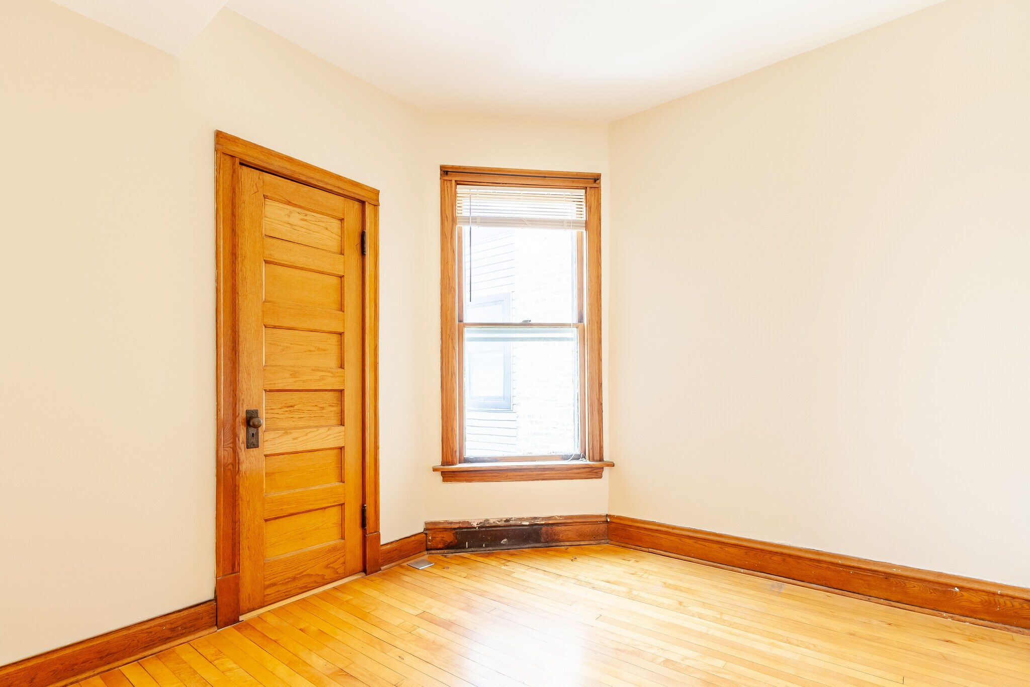 Building Photo - 2430 N Mozart St