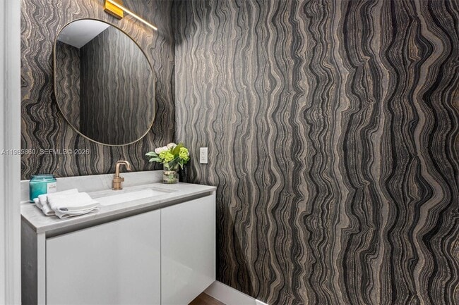 Building Photo - 700 NE 24th St